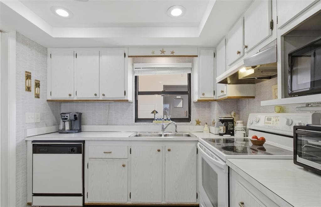 1270 GULF BOULEVARD 801 photo 12