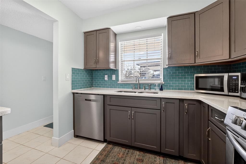 1640 JUNO TRAIL 102A photo 17