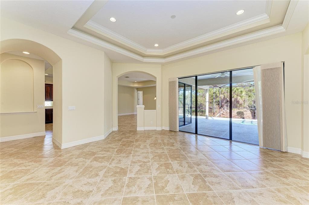 650 CRANE PRAIRIE WAY photo 10
