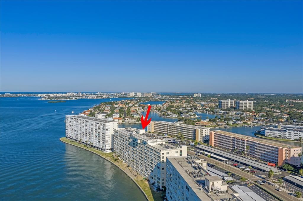 6020 SHORE BOULEVARD S 712 photo 2