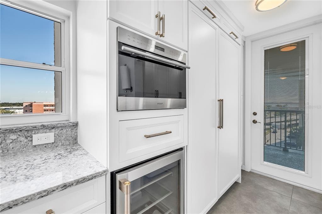 6020 SHORE BOULEVARD S 712 photo 12