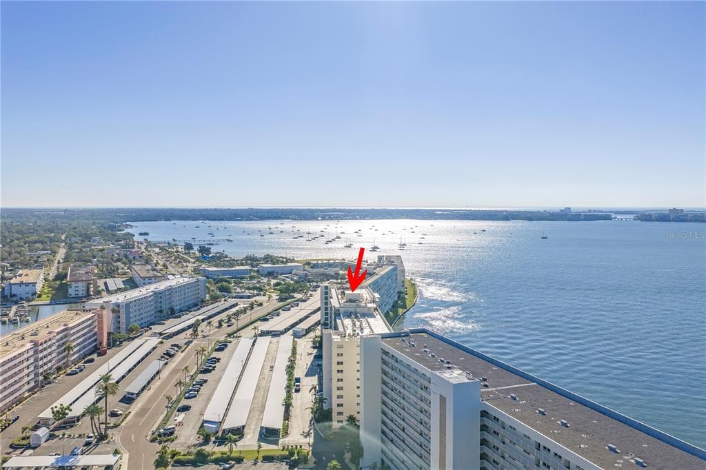 6020 SHORE BOULEVARD S 712 photo 3