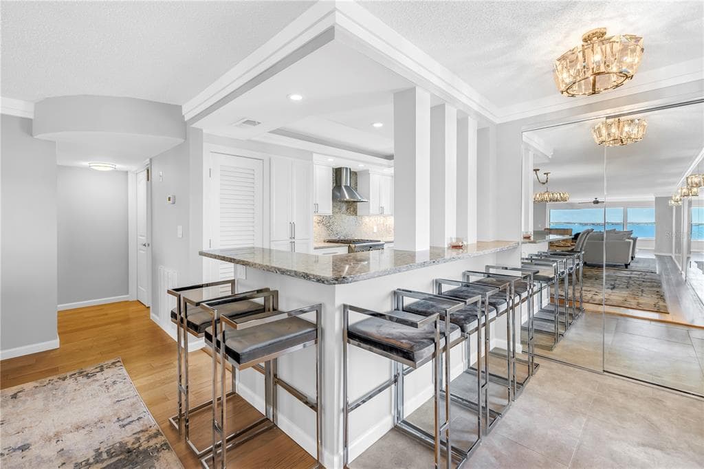 6020 SHORE BOULEVARD S 712 photo 9