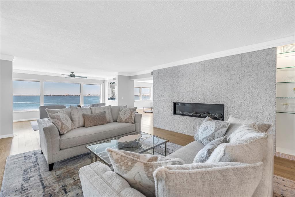 6020 SHORE BOULEVARD S 712 photo 18