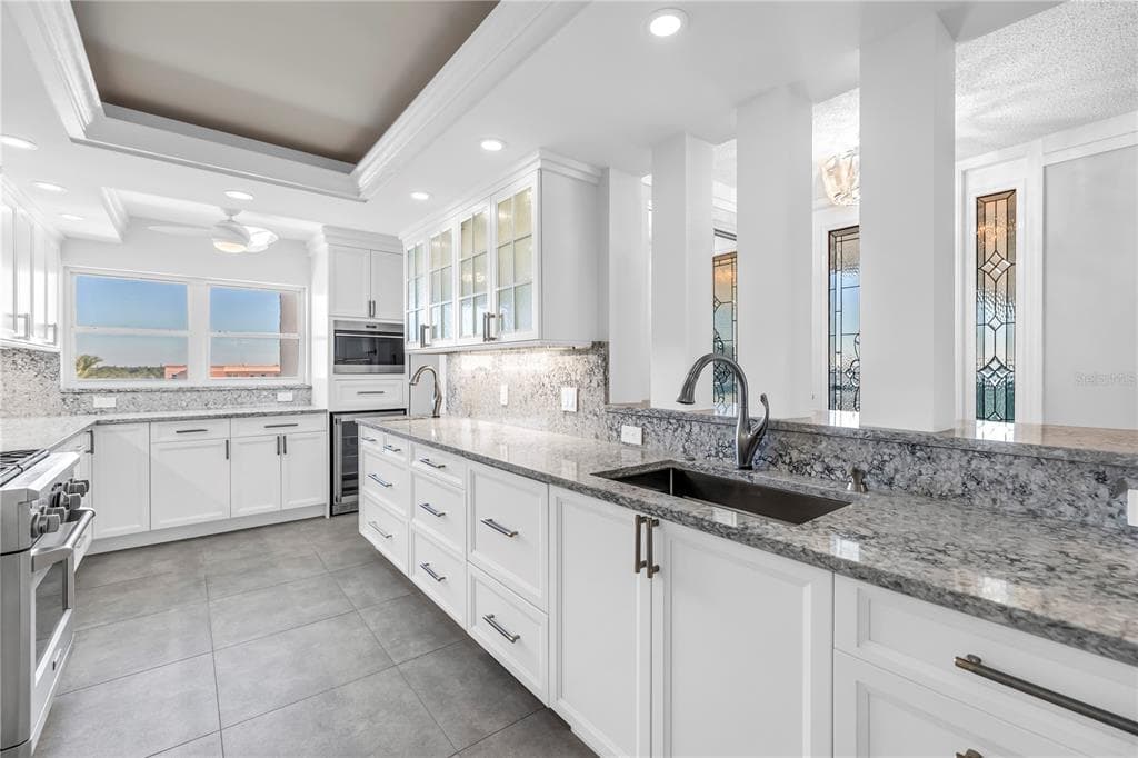6020 SHORE BOULEVARD S 712 photo 11