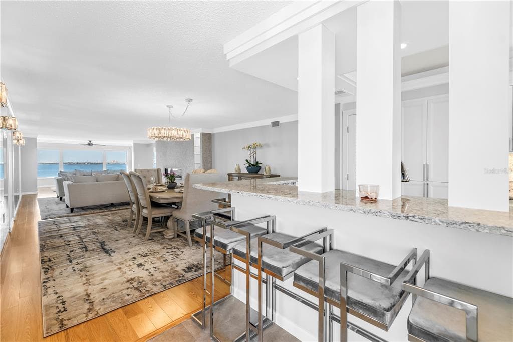 6020 SHORE BOULEVARD S 712 photo 8