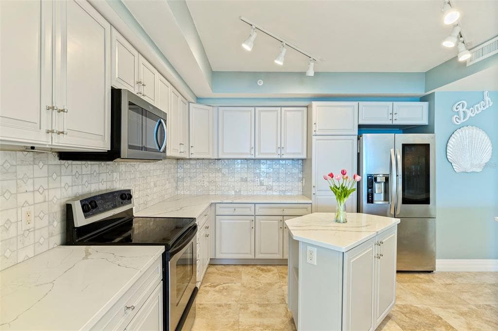 1350 GULF BOULEVARD 704 photo 8