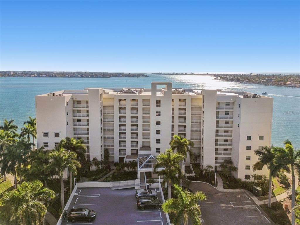 6105 BAHIA DEL MAR CIRCLE 686 photo 2