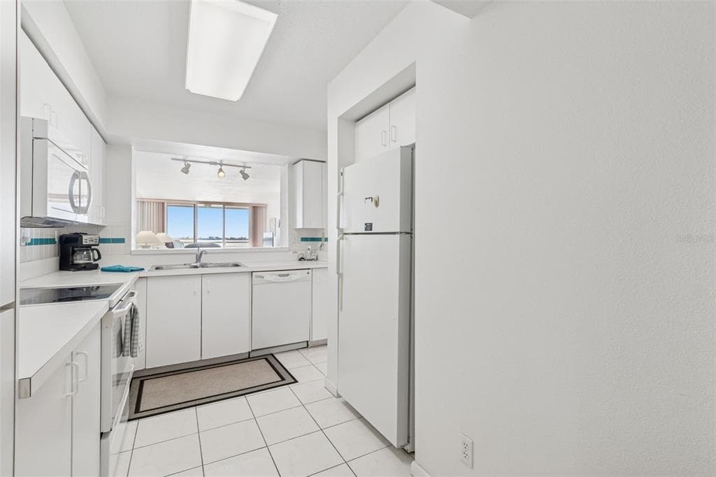 6105 BAHIA DEL MAR CIRCLE 686 photo 15