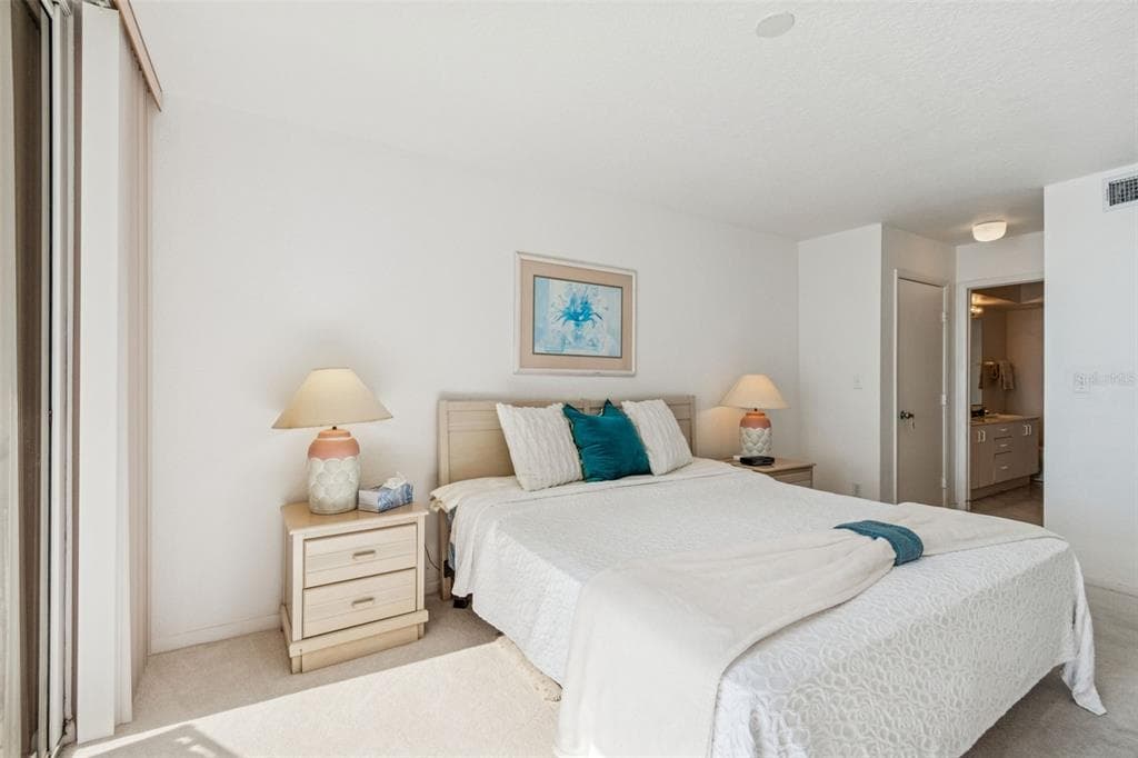 6105 BAHIA DEL MAR CIRCLE 686 photo 21