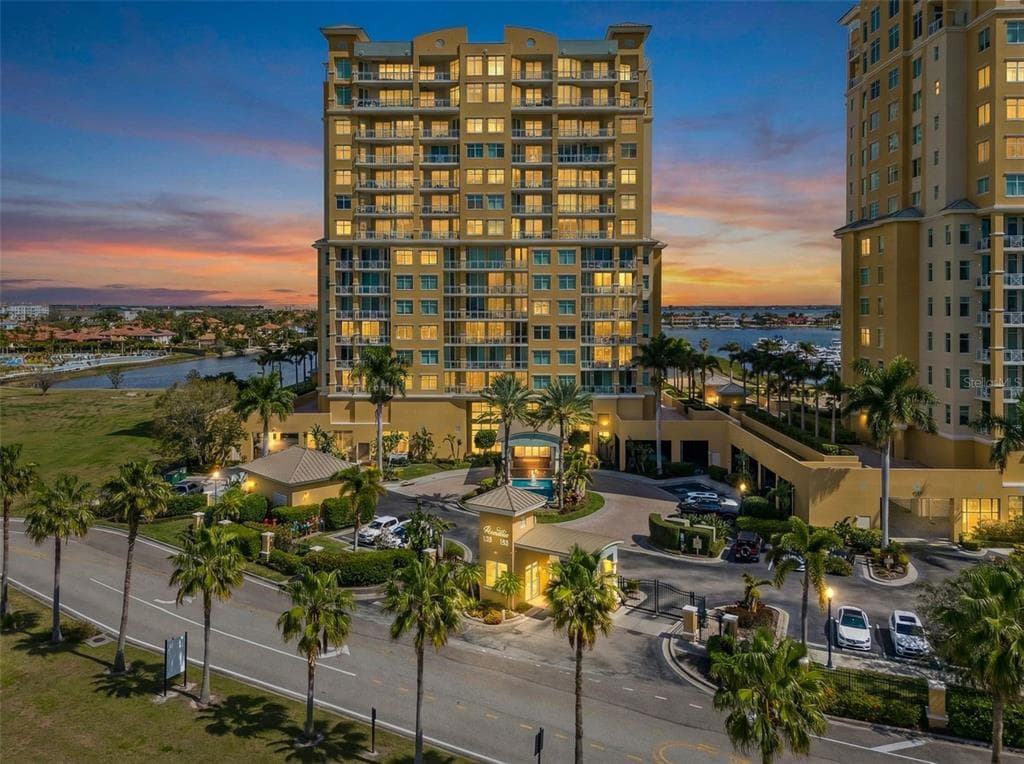 140 RIVIERA DUNES WAY #503 1
