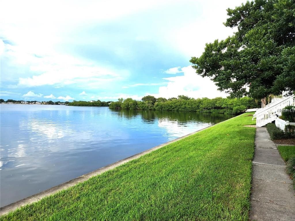 205 POMPANO DRIVE SE B photo 25