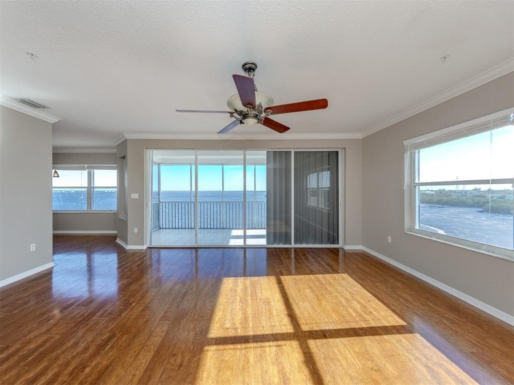 200 HARBOR WALK DRIVE 155 photo 17