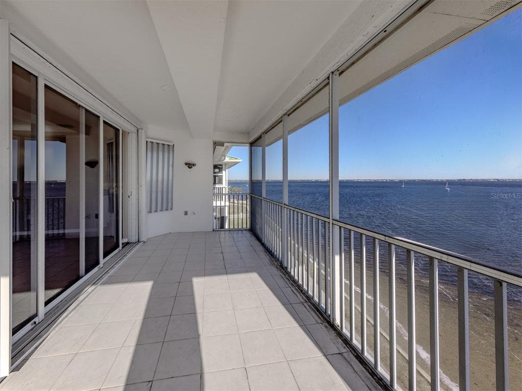 200 HARBOR WALK DRIVE 155 photo 11