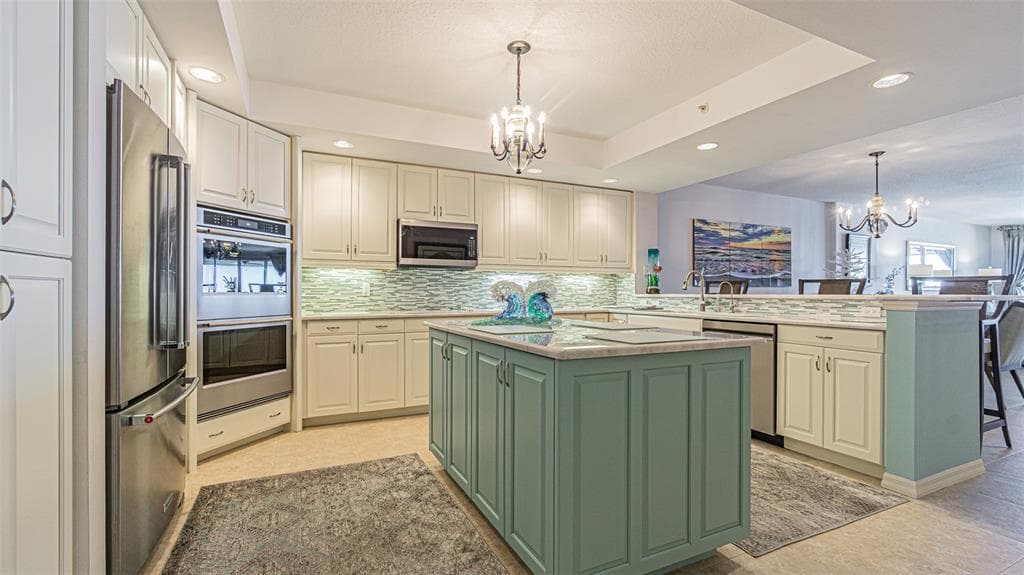 1370 GULF BOULEVARD 703 photo 4