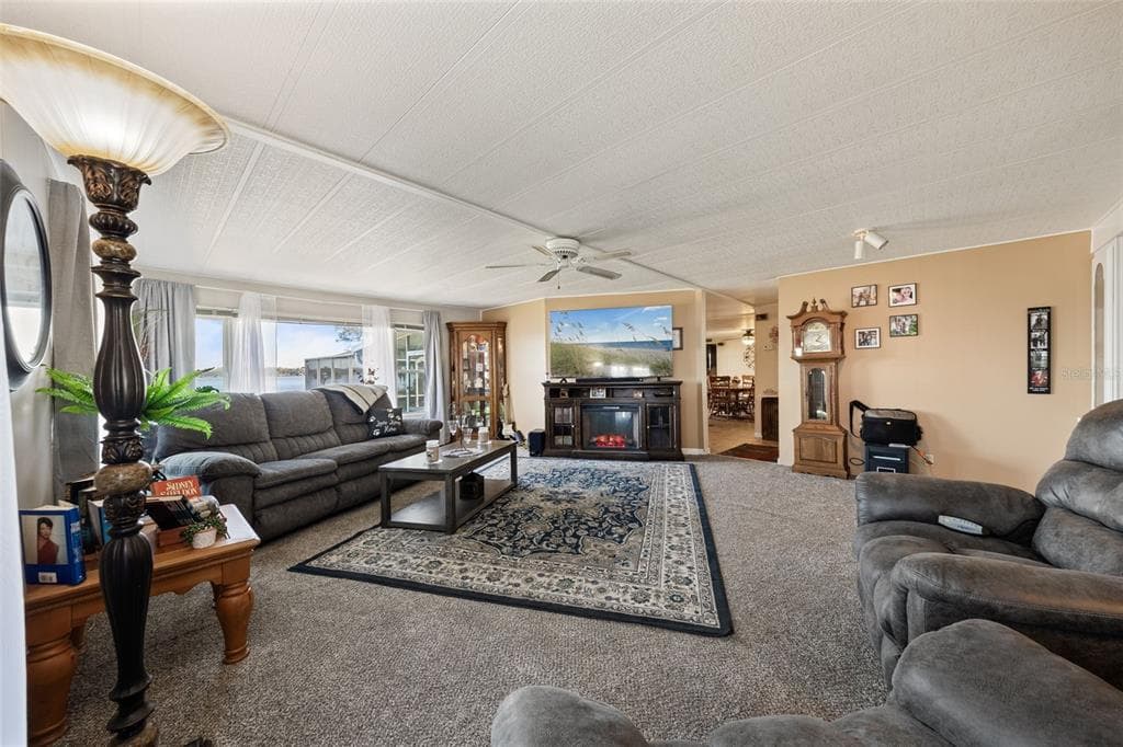 121 BONNIE DRIVE 3