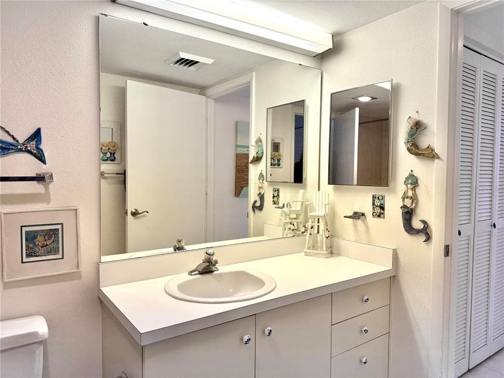 1105 GULF OF MEXICO DRIVE 401 photo 19