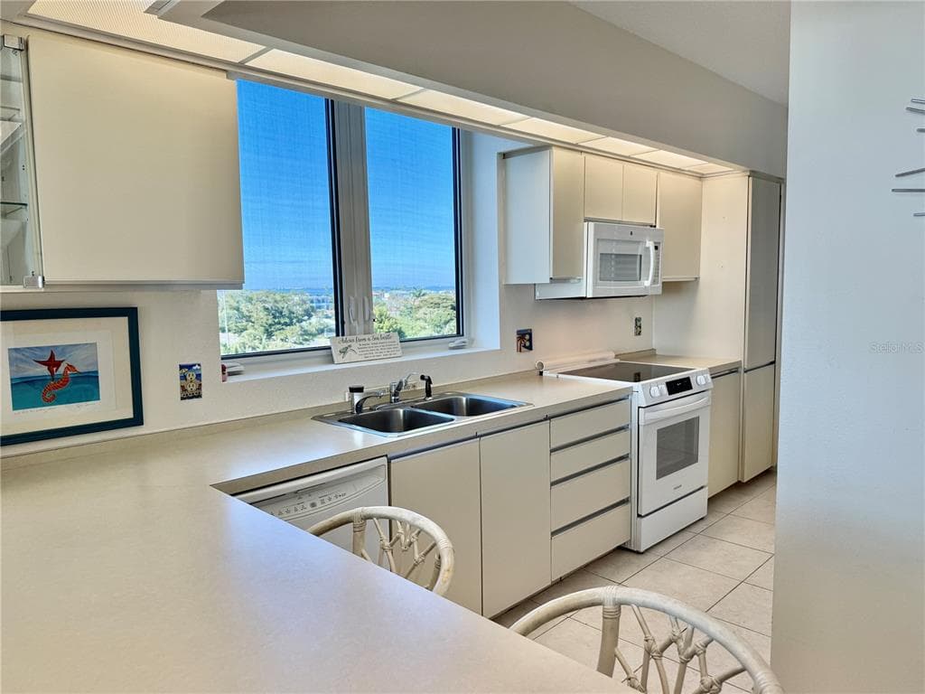 1105 GULF OF MEXICO DRIVE 401 photo 4