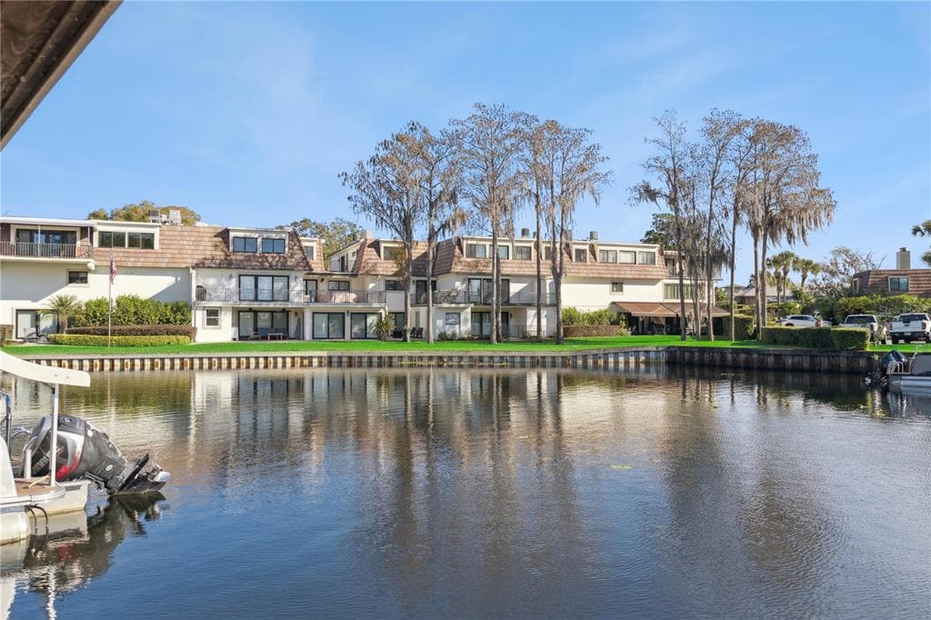 6204 MASTERS BOULEVARD #202 5