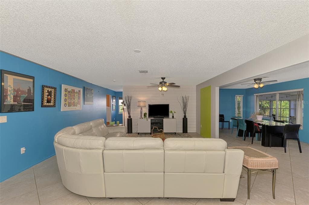 602 PORTIA STREET N photo 22