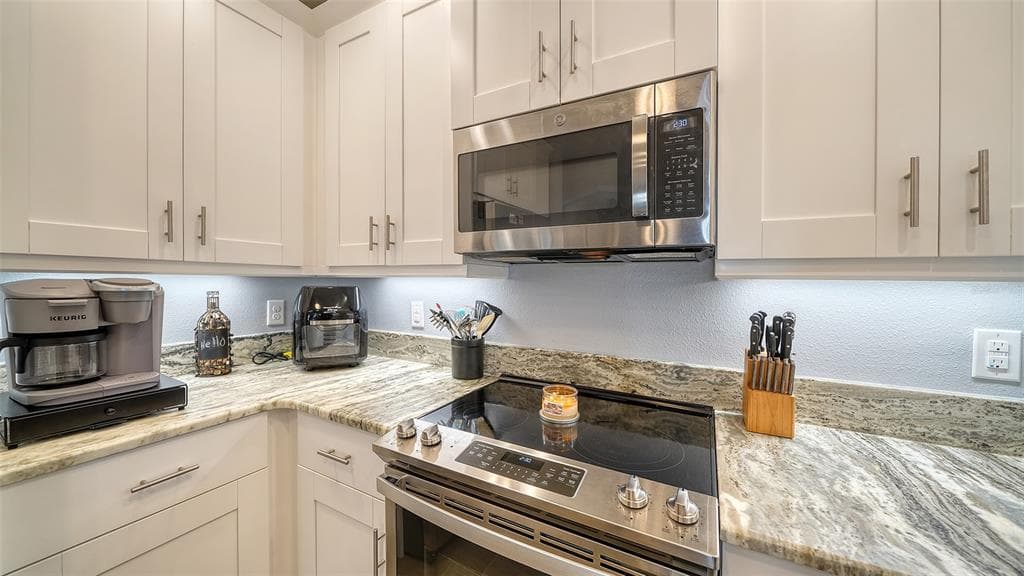 7910 34TH AVENUE W 203 photo 6