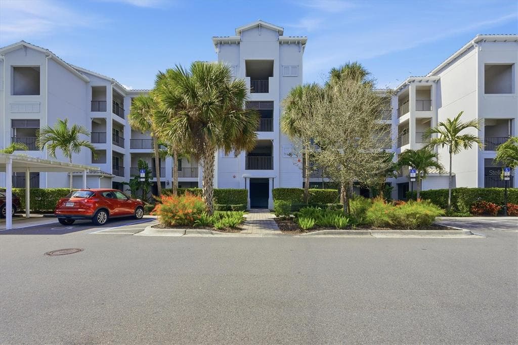 14081 HERITAGE LANDING BOULEVARD 227 photo 8