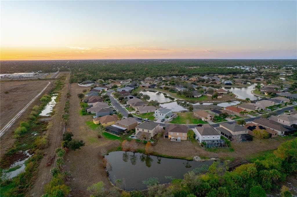 2724 SUNCOAST LAKES BOULEVARD photo 4