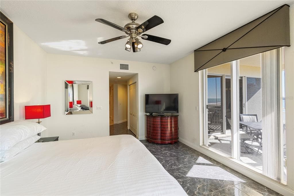 1200 GULF BOULEVARD 1002 photo 23