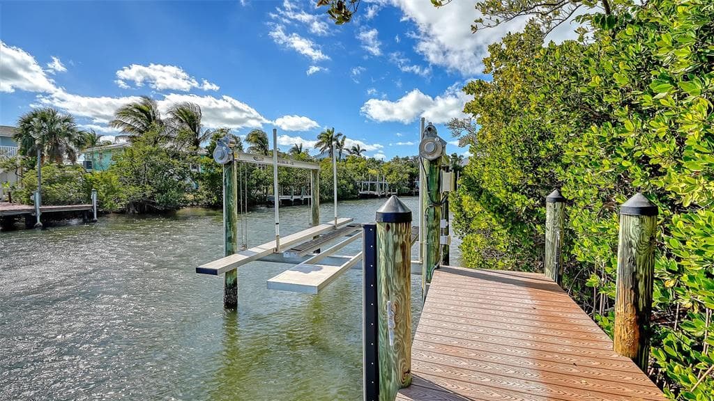 513 VILLA ROSA WAY photo 24