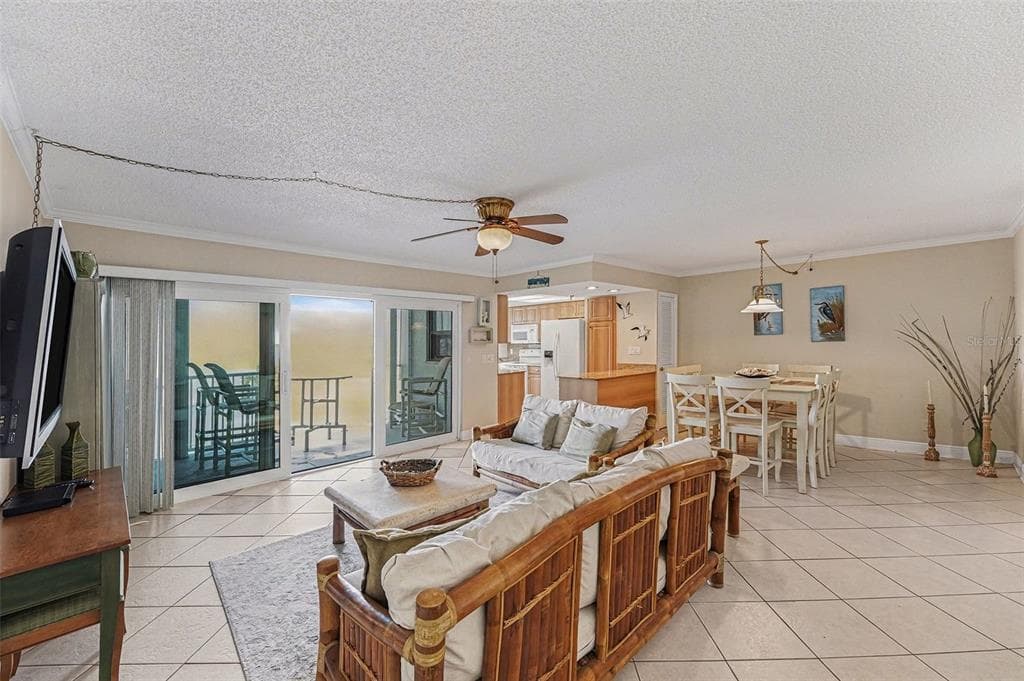 19500 GULF BOULEVARD 102 photo 11