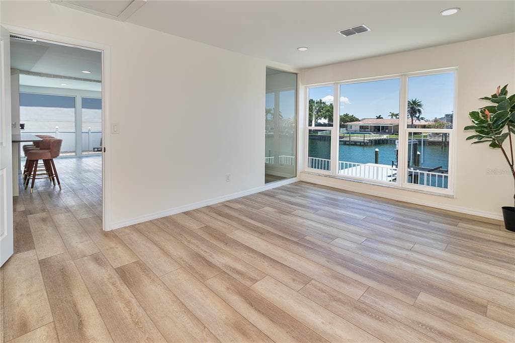451 PALM ISLAND NE photo 15