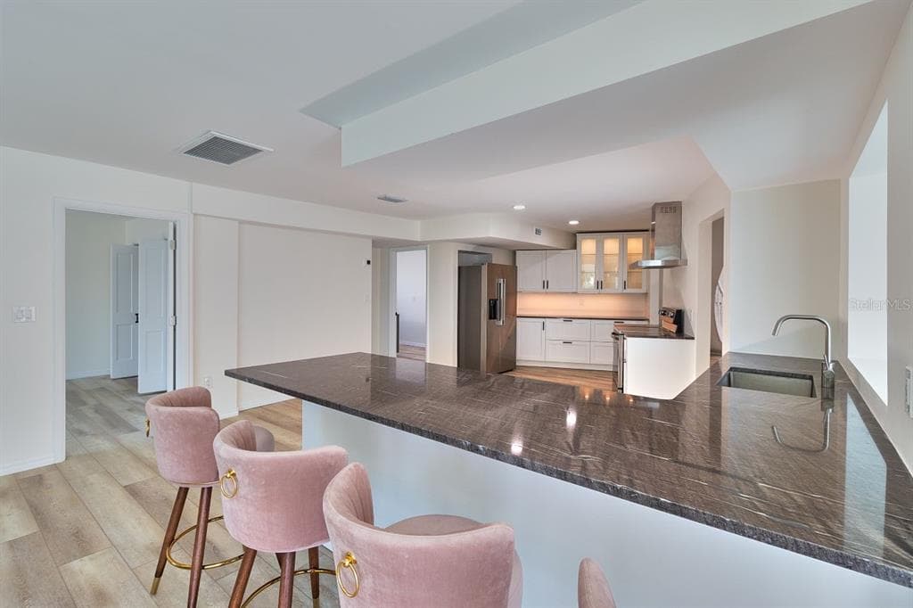 451 PALM ISLAND NE photo 11