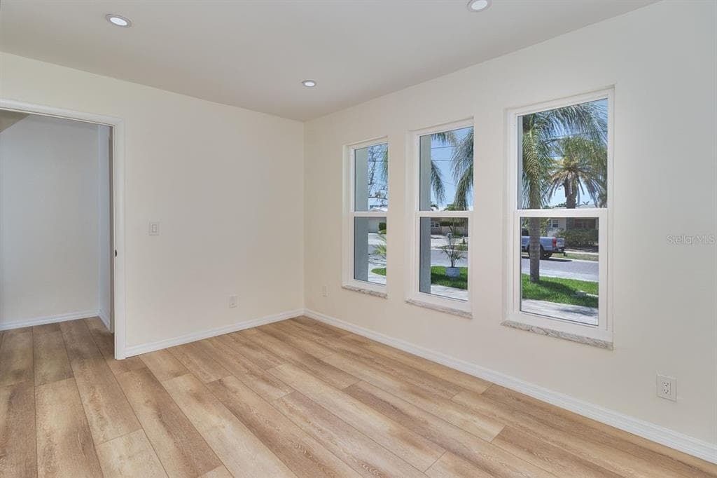 451 PALM ISLAND NE photo 19