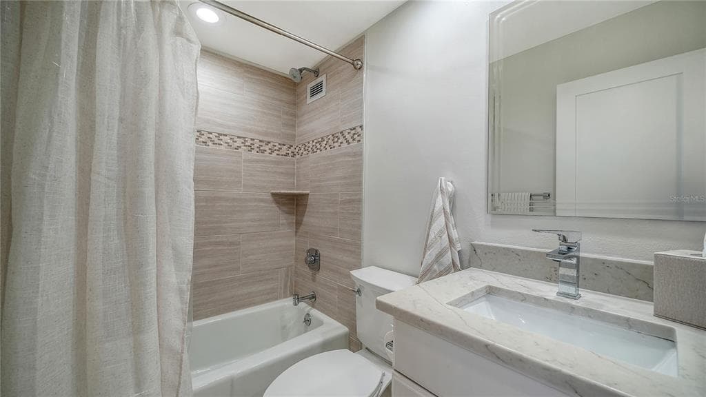 1000 LONGBOAT CLUB ROAD 403 photo 16