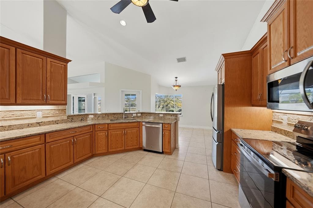 721 ROTONDA CIRCLE photo 9