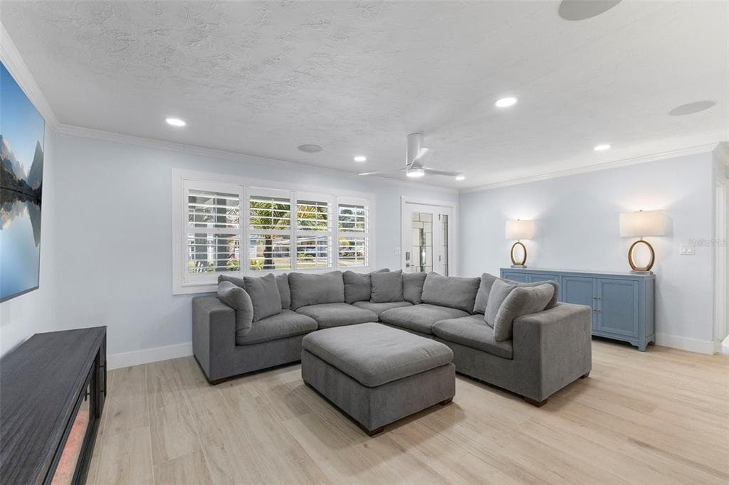 312 WESTWINDS DRIVE 3
