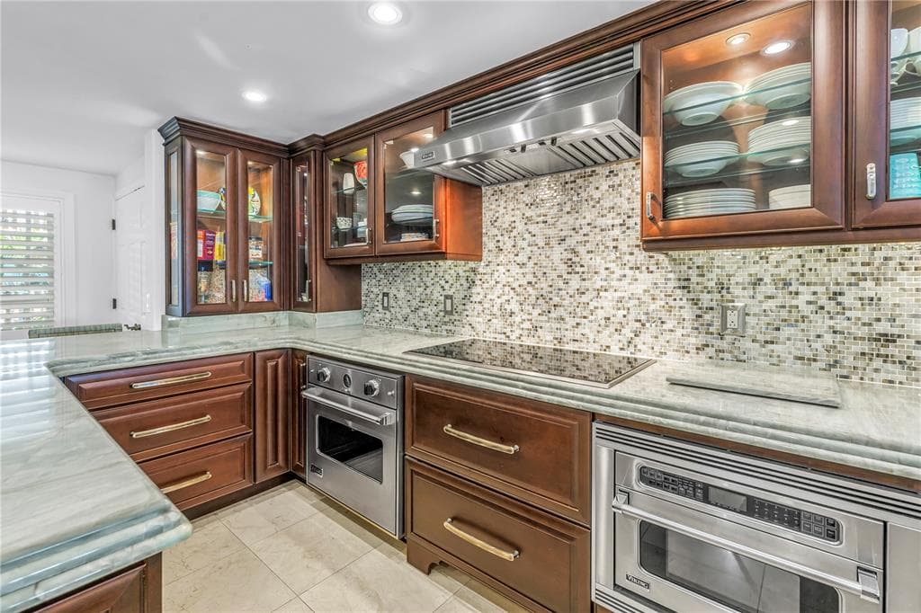 6600 SUNSET WAY 408 photo 5