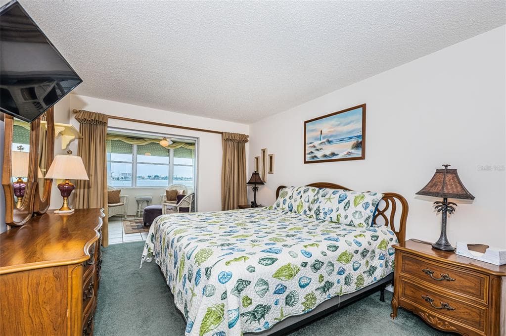 4525 COVE CIRCLE 604 photo 22