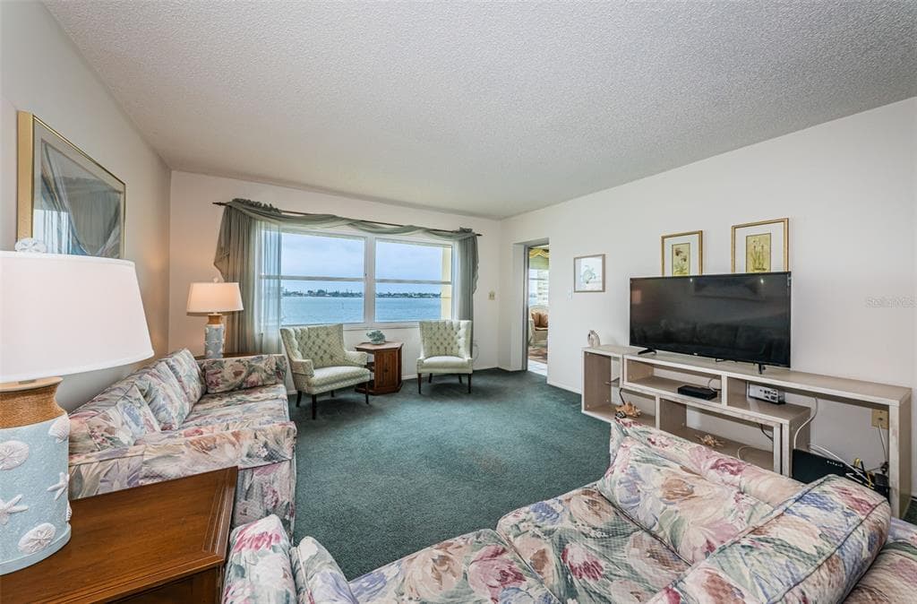 4525 COVE CIRCLE 604 photo 10