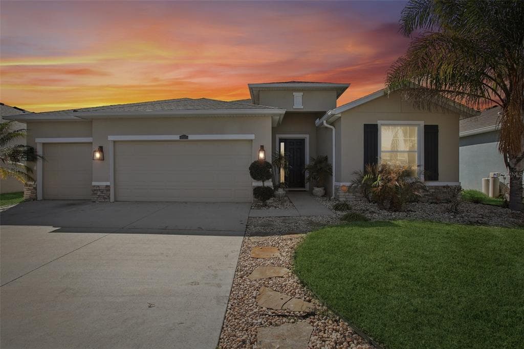 10747 LAXER CAY LOOP photo 1