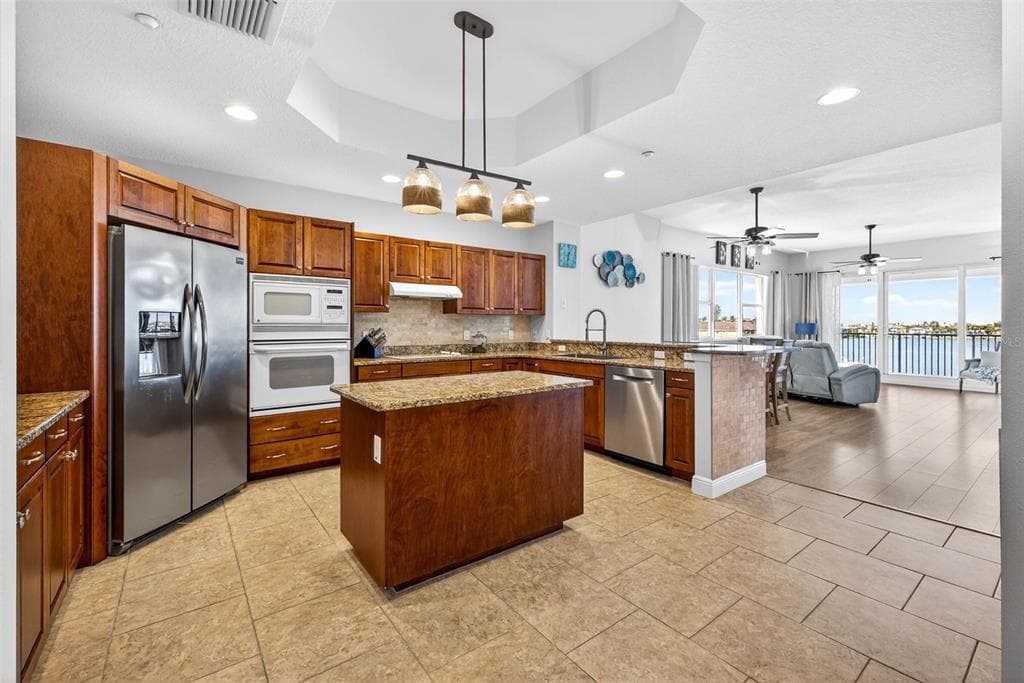 17717 GULF BOULEVARD 401 photo 6