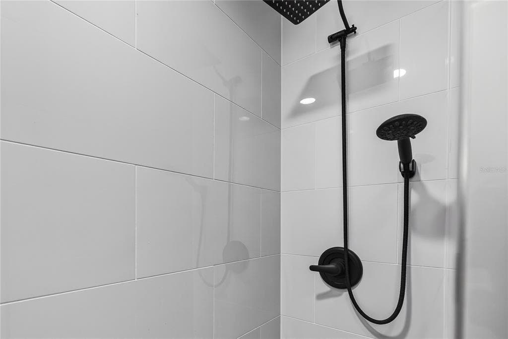 1503 CANAL COURT photo 24