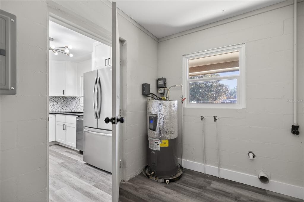 1503 CANAL COURT photo 15