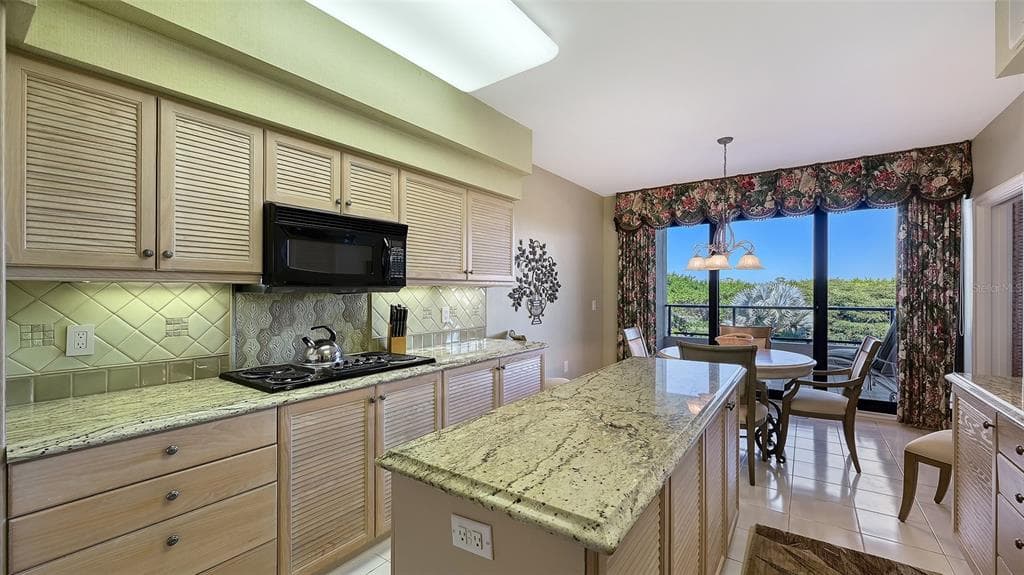 545 SANCTUARY DRIVE B305 photo 22