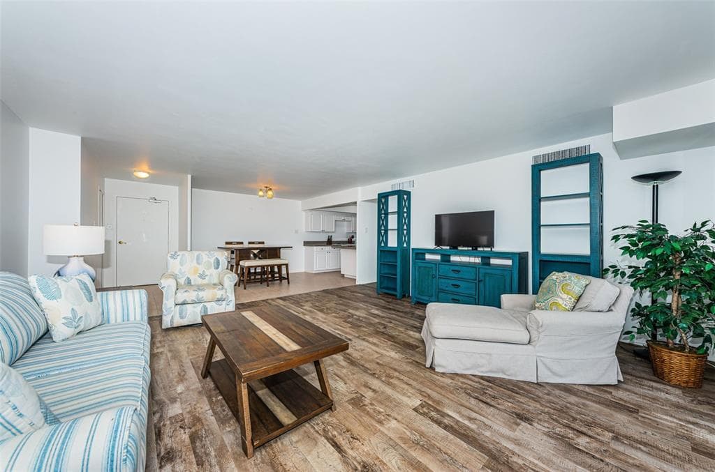 10355 PARADISE BOULEVARD 711 photo 7