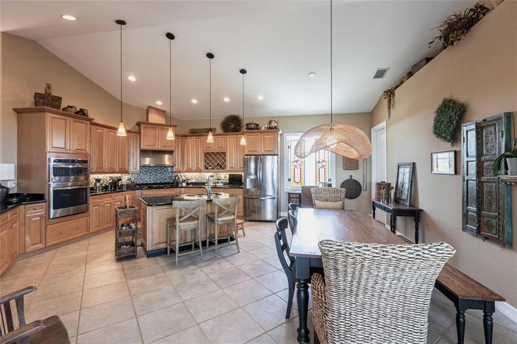 3712 BALBOA COURT 5