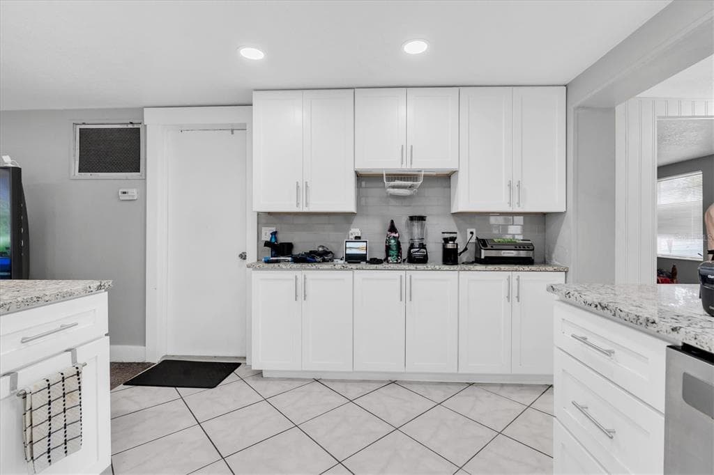 5612 BAKER ROAD photo 8
