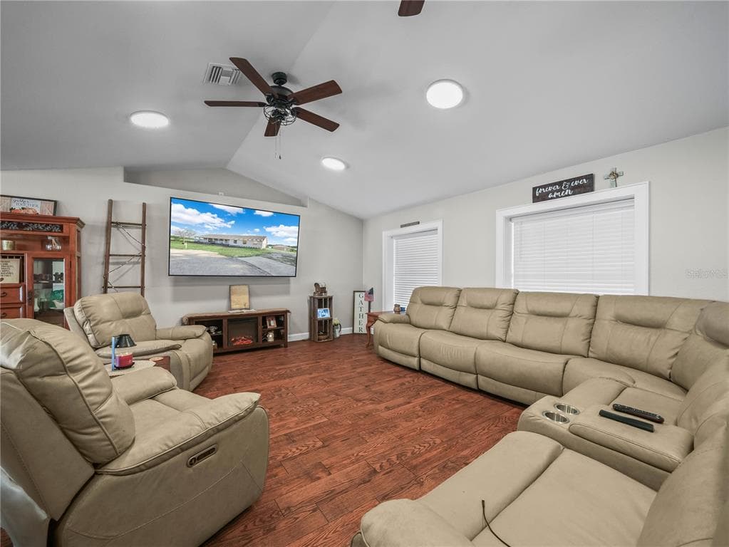 124 PANGOLA DRIVE 5