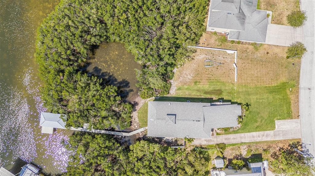 734 WEEDON DRIVE NE photo 11