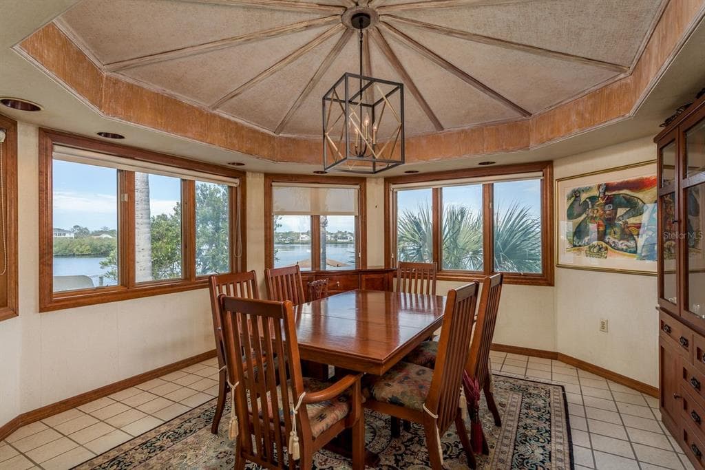 600 SOUNDVIEW DRIVE photo 23
